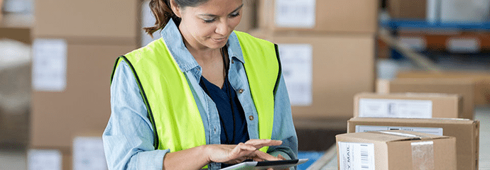 Flat-World-When-to-Invest-Multi-Carrier-Shipping-Software-1